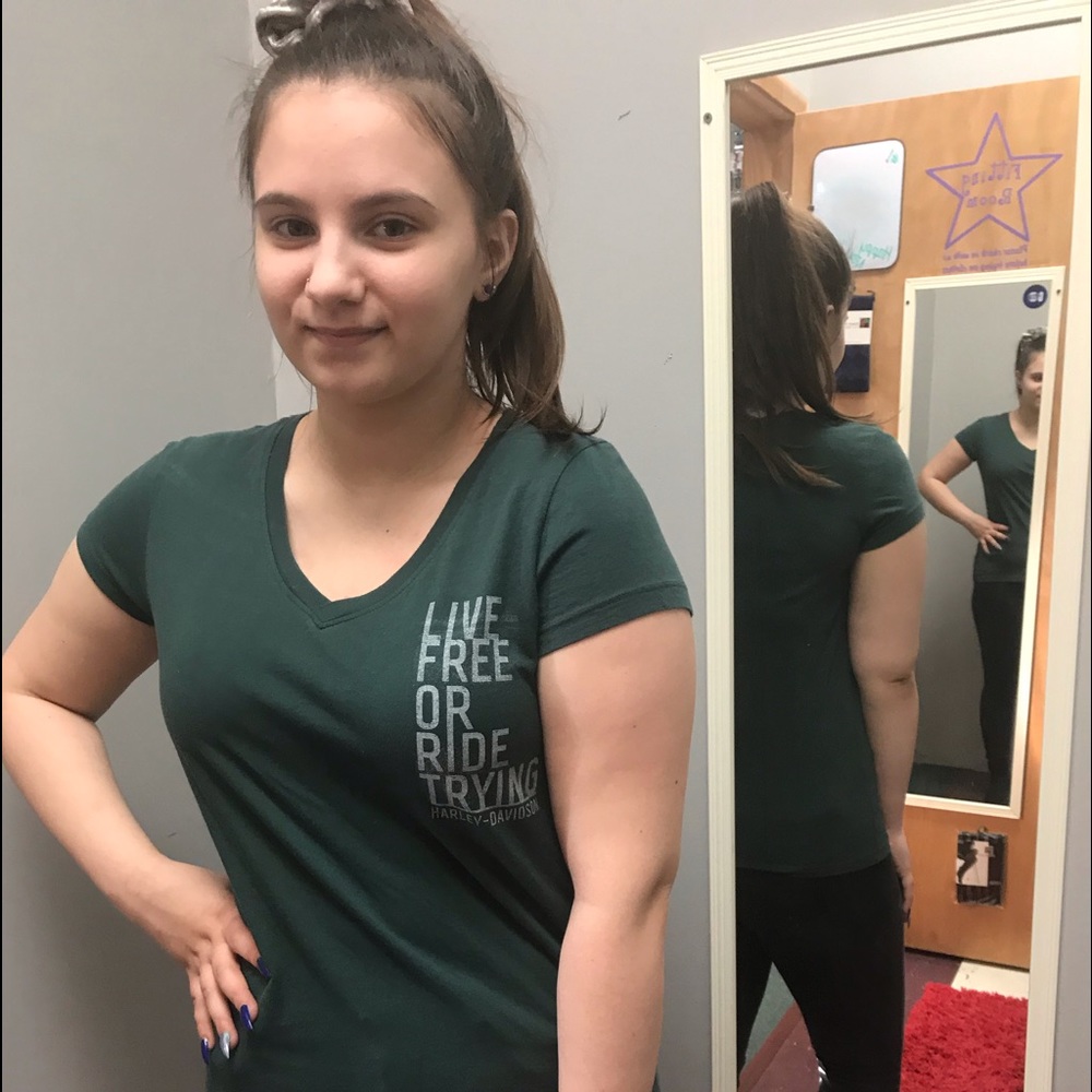 Harley-Davidson green v-neck tshirt size M